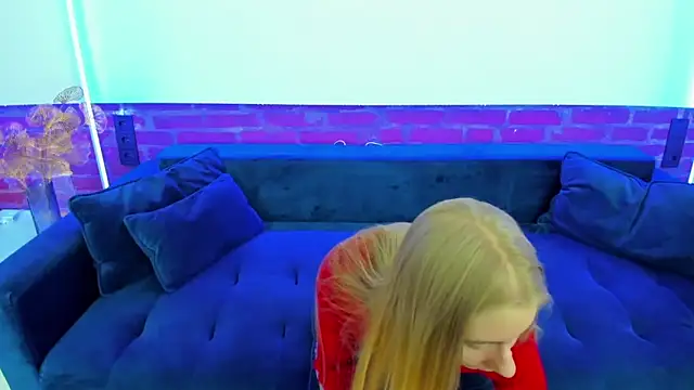 Alina Blonde online show from November 20, 6:47 am