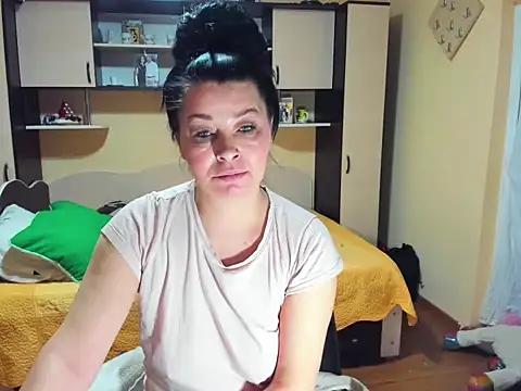 Soffy Skye online show from February 15, 5:43 am