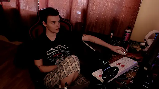 KrisNeal online show from March 17, 9:35 am