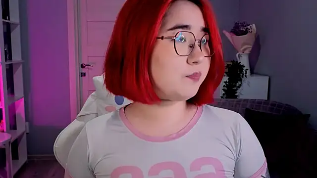 Sexy Peachy online show from September 17, 7:50 am