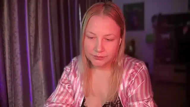 BikiHellena online show from April 7, 8:27 am