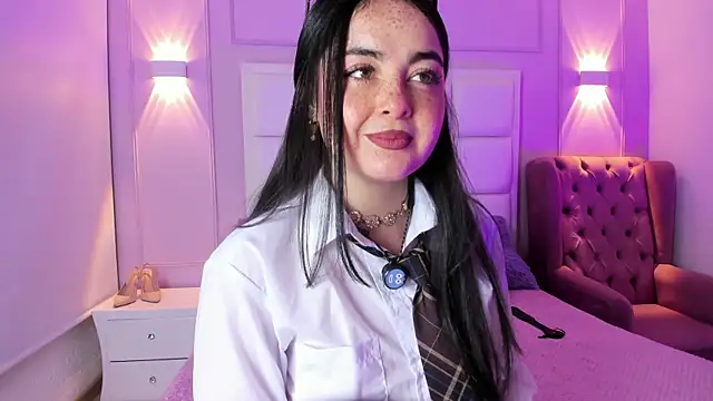 Ashleypetit online show from July 18, 1:46 pm