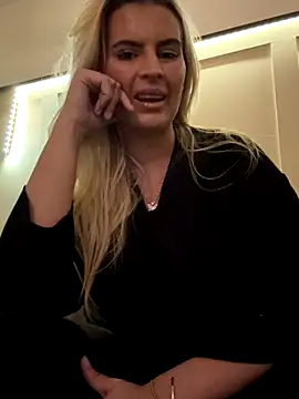 Luce-xxx1 online show from October 24, 4:41 am