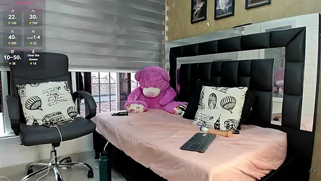 sheyla  ebony online show from October 31, 9:52 pm