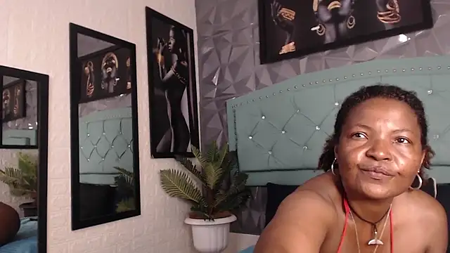 Snapshot of sheyla__ebony chatting on September 19, 9:36 pm sheyla ebony online show from September 19, 9:36 pm