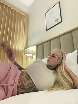 paulinaalatalo online show from February 2, 5:23 pm