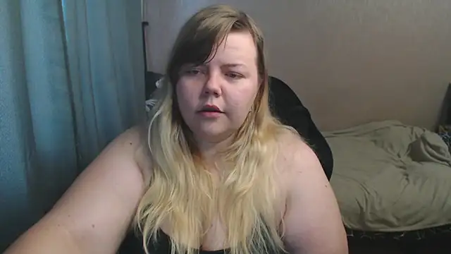 Snapshot of AsmiTKeyn chatting on October 9, 3:10 am AsmiTKeyn online show from October 9, 3:10 am