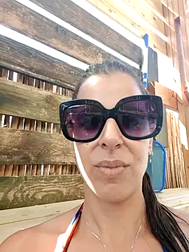 Snapshot of Alexis21821 chatting on September 15, 11:07 am Alexis21821 online show from September 15, 11:07 am