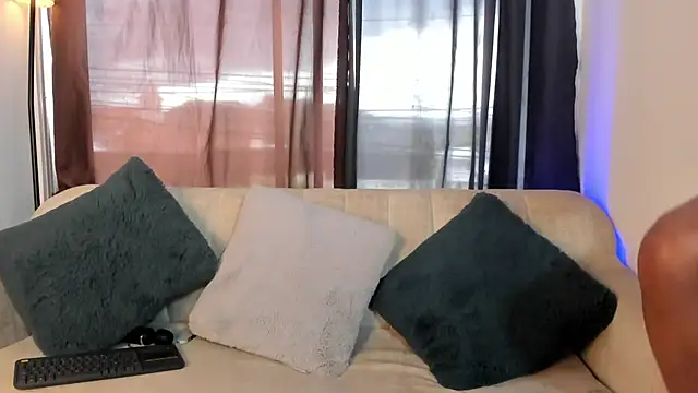 Michelle Narvaez online show from July 9, 7:49 pm