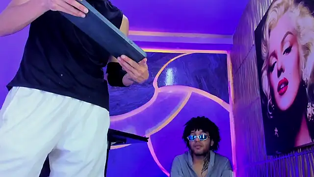 Iam Steven online show from May 7, 1:37 pm