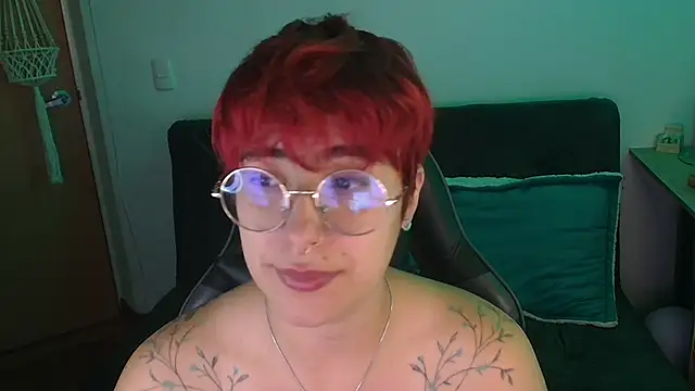 Miacatsito3 online show from December 20, 3:54 am