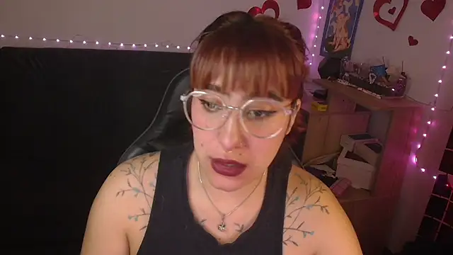 Miacatsito3 online show from May 26, 4:12 am