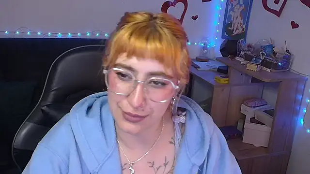 Miacatsito3 online show from June 16, 6:14 am