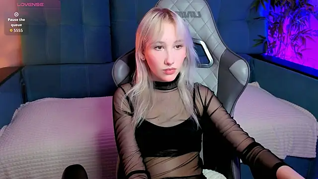 evlica online show from May 3, 2:31 pm