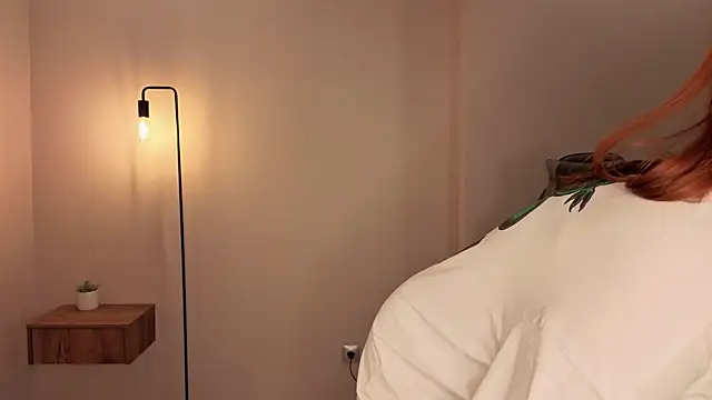 Frences Eyes online show from November 15, 1:45 pm