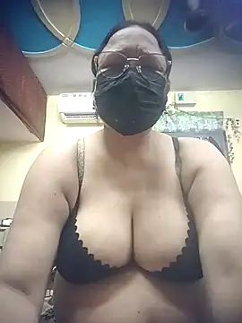 thehotlady online show from July 25, 8:54 am