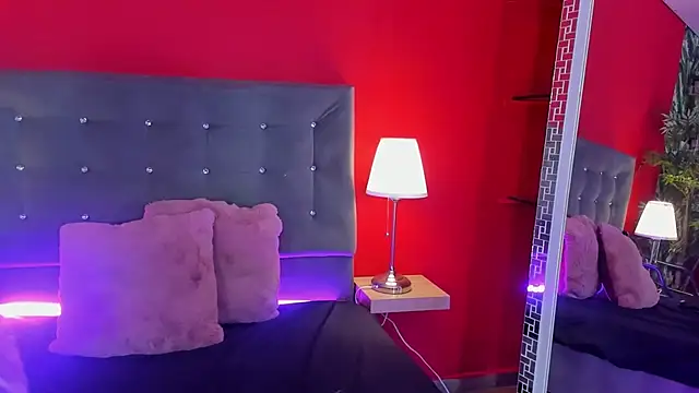 AlayshaJohnson online show from September 17, 9:02 pm