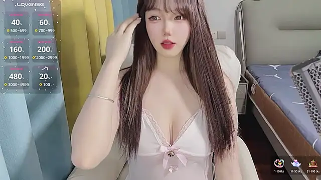 Lucky Cici online show from May 8, 7:27 pm