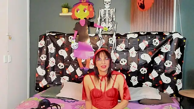 Snapshot of Lilithmuller_ chatting on October 1, 2:11 pm Lilithmuller online show from October 1, 2:11 pm