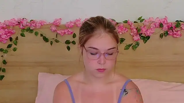 Lilith Bonheur online show from October 7, 11:09 pm