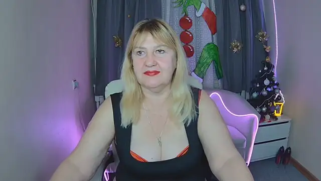 EmmaEllison online show from December 17, 7:34 am