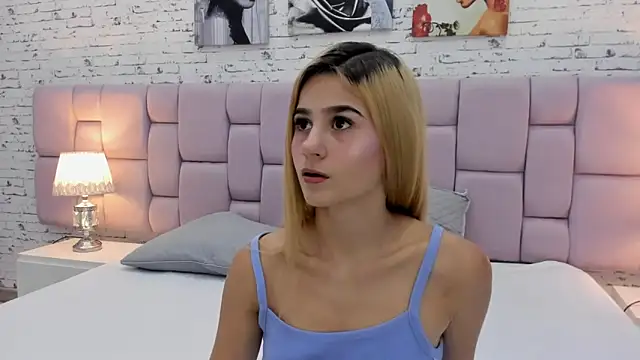 ChloeLaurentt online show from October 8, 4:17 am