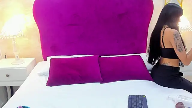LaylaaDoll online show from July 8, 5:59 pm