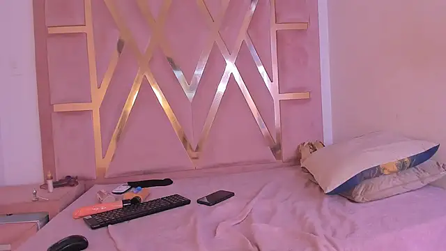 angelkyraasm online show from October 18, 3:37 pm