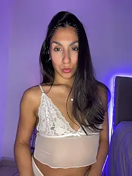 MaddyX   online show from July 28, 7:15 pm