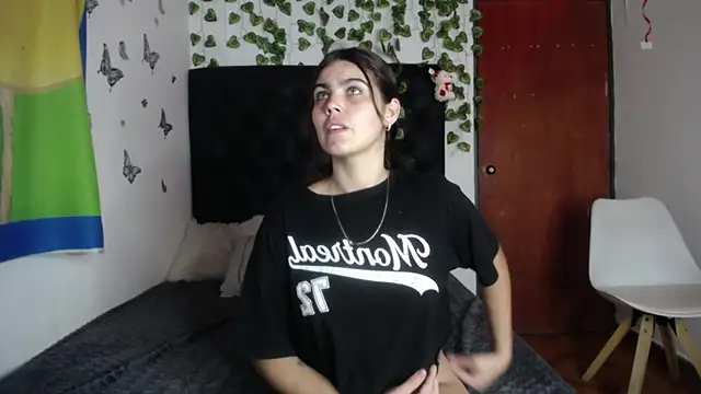 isabel 09 online show from March 10, 6:45 pm