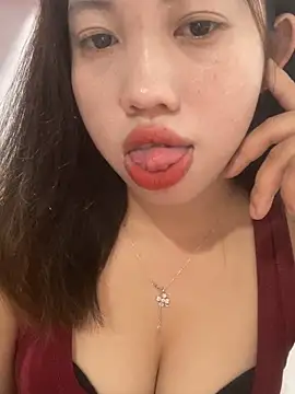 Snapshot of Rose-babyx chatting on October 7, 1:04 pm Rose-babyx online show from October 7, 1:04 pm