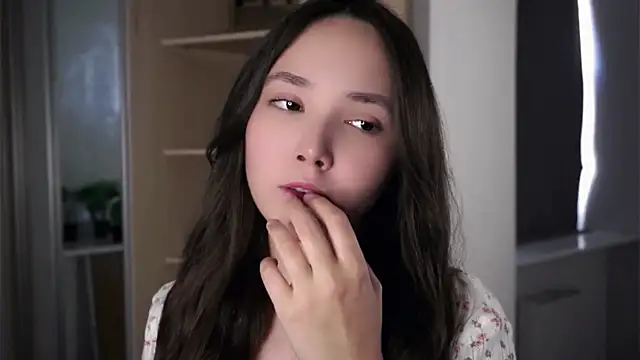 RenaeConnerley online show from September 19, 6:45 am