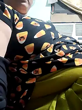 Mmm143 online show from July 3, 5:52 pm