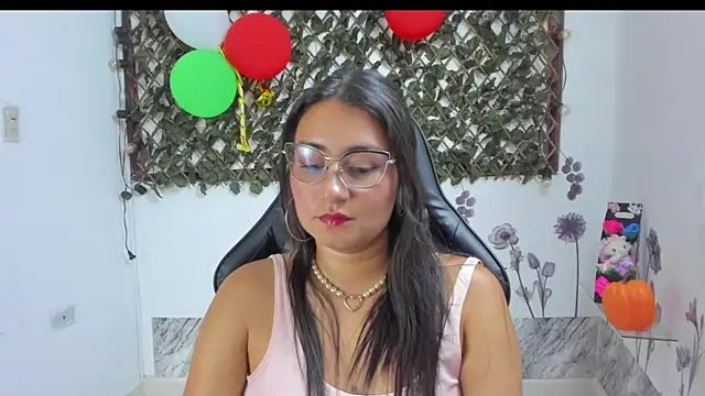 Luna021 1 online show from November 4, 7:30 pm