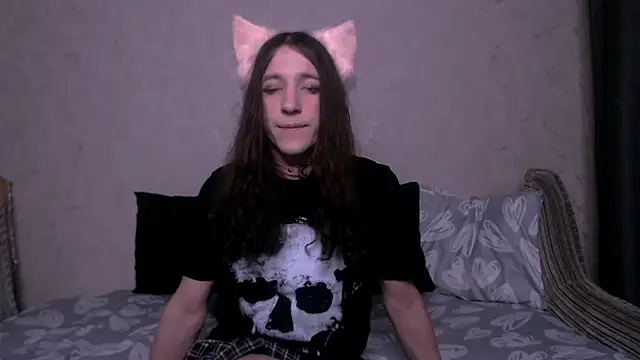Snapshot of SilverMuse_ chatting on October 4, 2:17 am SilverMuse online show from October 4, 2:17 am