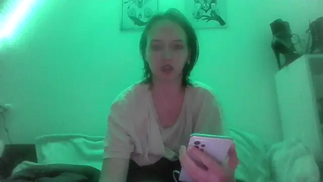 Snapshot of MaitresseMermaid chatting on September 29, 9:31 pm MaitresseMermaid online show from September 29, 9:31 pm