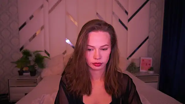 ShyySiren online show from November 13, 8:24 am