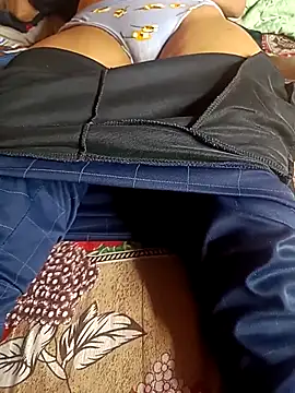 Snapshot of Romantic_couple89 chatting on October 5, 4:45 pm Romantic couple89 online show from October 5, 4:45 pm