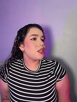 krisstenSantos online show from April 30, 6:46 pm