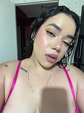 krisstenSantos online show from April 28, 1:48 pm