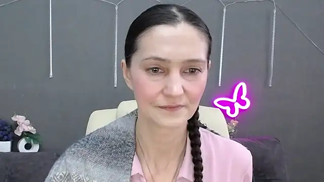 TayaFinch online show from March 6, 1:28 pm