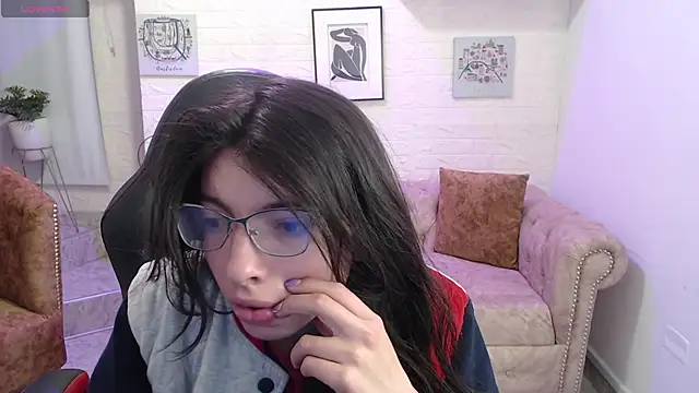 alllyson  online show from November 17, 9:59 pm