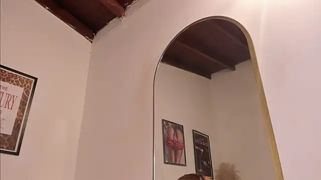 Sofi glow online show from January 5, 9:40 pm