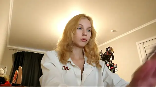 Snapshot of Fafa_Fluff chatting on September 25, 3:22 pm Fafa Fluff online show from September 25, 3:22 pm