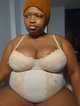 lady-zeei online show from July 29, 9:15 pm