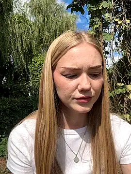 MilaMoone online show from September 20, 10:13 am