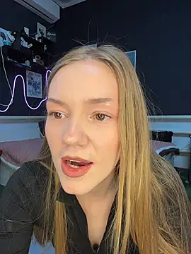 MilaMoone online show from March 1, 11:54 am