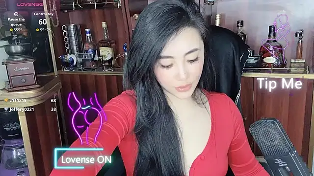 Snapshot of A-Lin-666 chatting on October 5, 1:49 pm A-Lin-666 online show from October 5, 1:49 pm