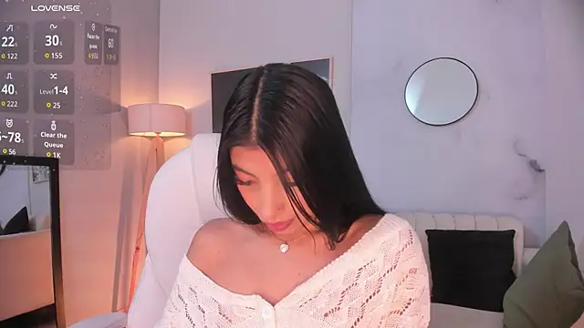 Tiffany Low online show from January 18, 2:24 pm