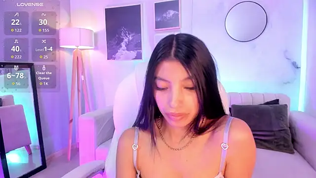 Tiffany Low online show from February 10, 2:09 pm